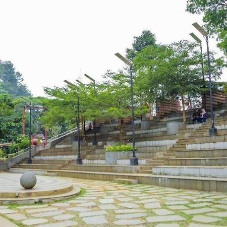 Capital O 874 Hotel Nyland Pasteur Bandung Ngoại thất bức ảnh