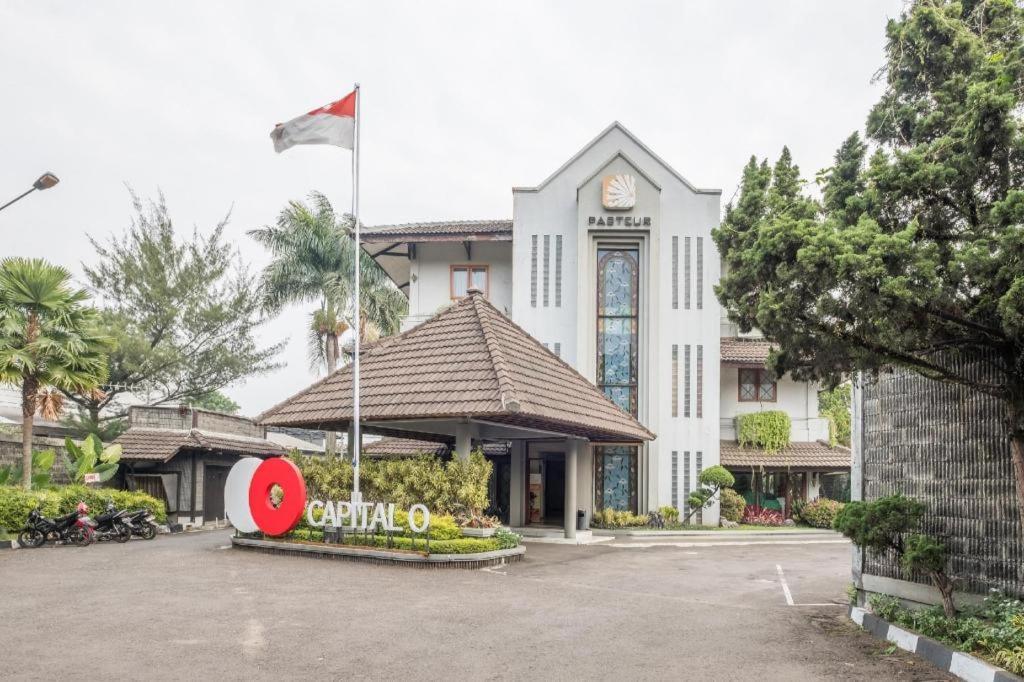 Capital O 874 Hotel Nyland Pasteur Bandung Ngoại thất bức ảnh