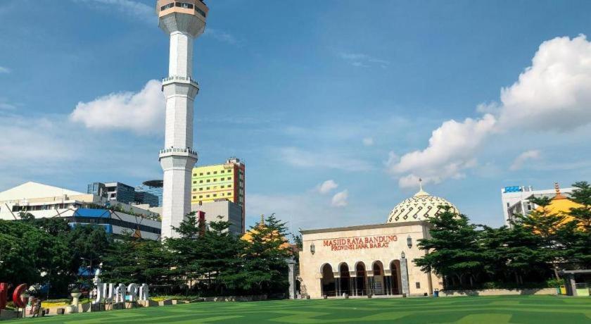 Capital O 874 Hotel Nyland Pasteur Bandung Ngoại thất bức ảnh